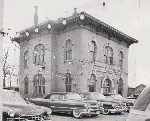 photo-chicago-montana-and-cicero-car-lot-old-school-house-behind-1956.jpg